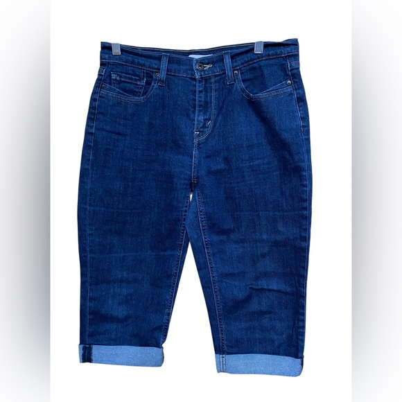 Levi’s Blue Denim Crop Cuffed Capri Jeans in Size 8. - Picture 1 of 11